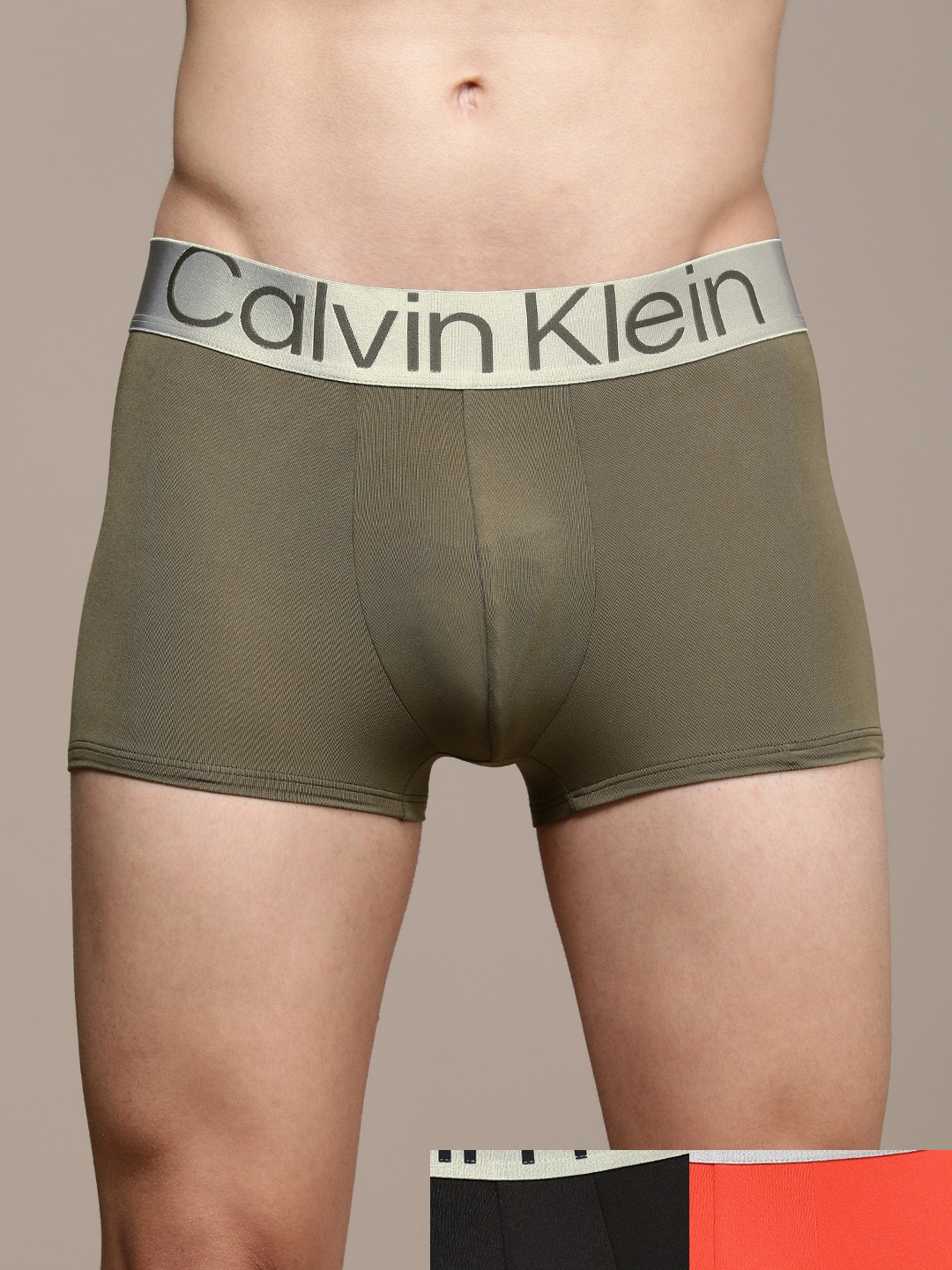 

Calvin Klein Underwear Men Pack of 3 Solid Low Rise Trunks, Khaki