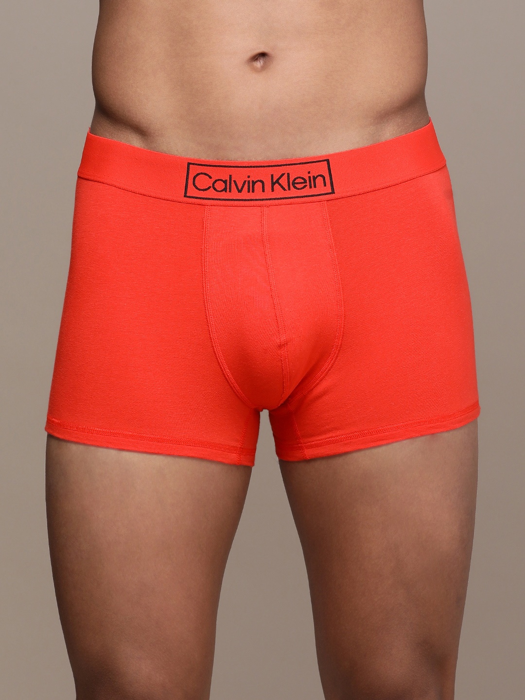 

Calvin Klein Underwear Men Orange Solid Trunks - NB3083XM9