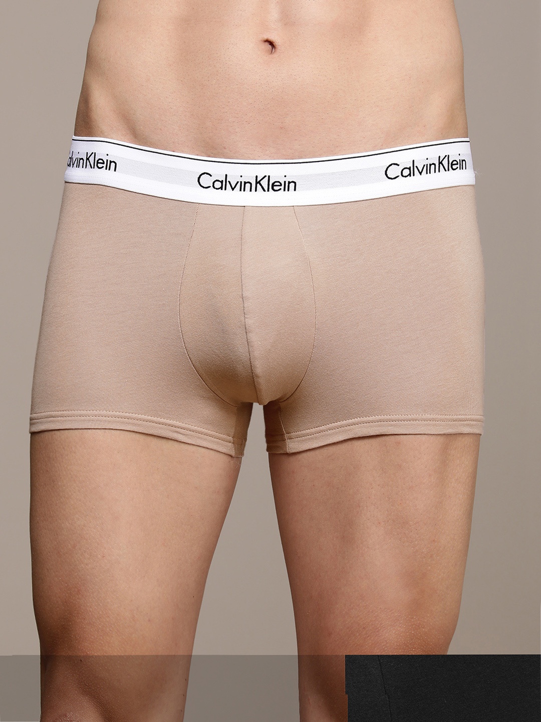 

Calvin Klein Underwear Men Beige & Black Pack of 2 LOW RISE TRUNK, Multi