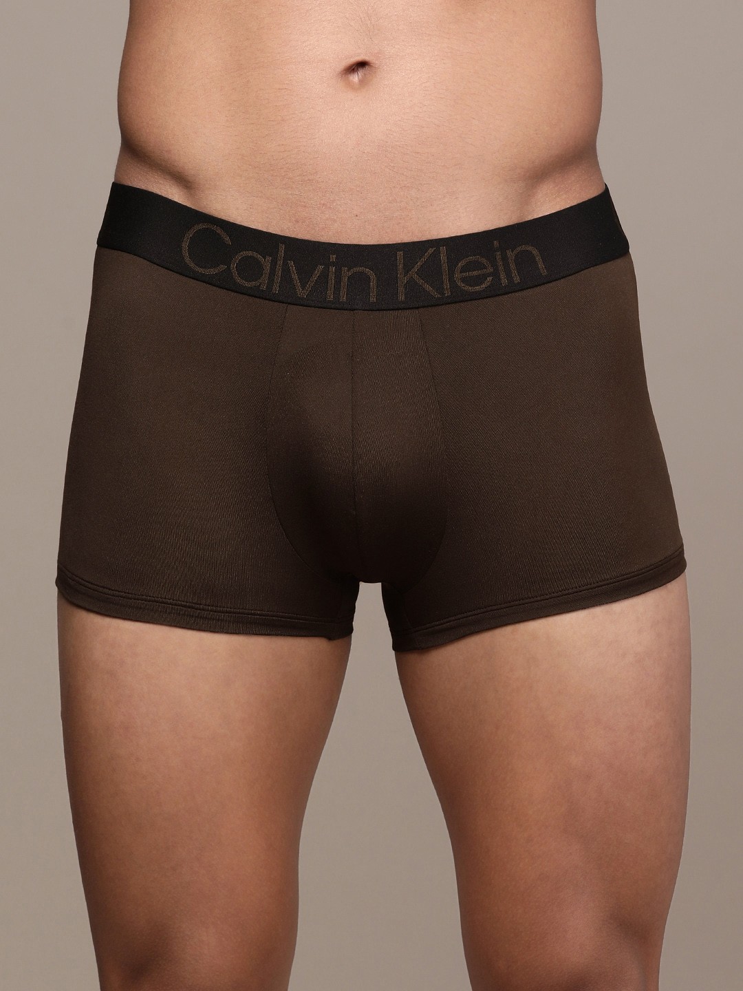 

Calvin Klein Underwear Men Brown Solid Trunks - NB3112BKC