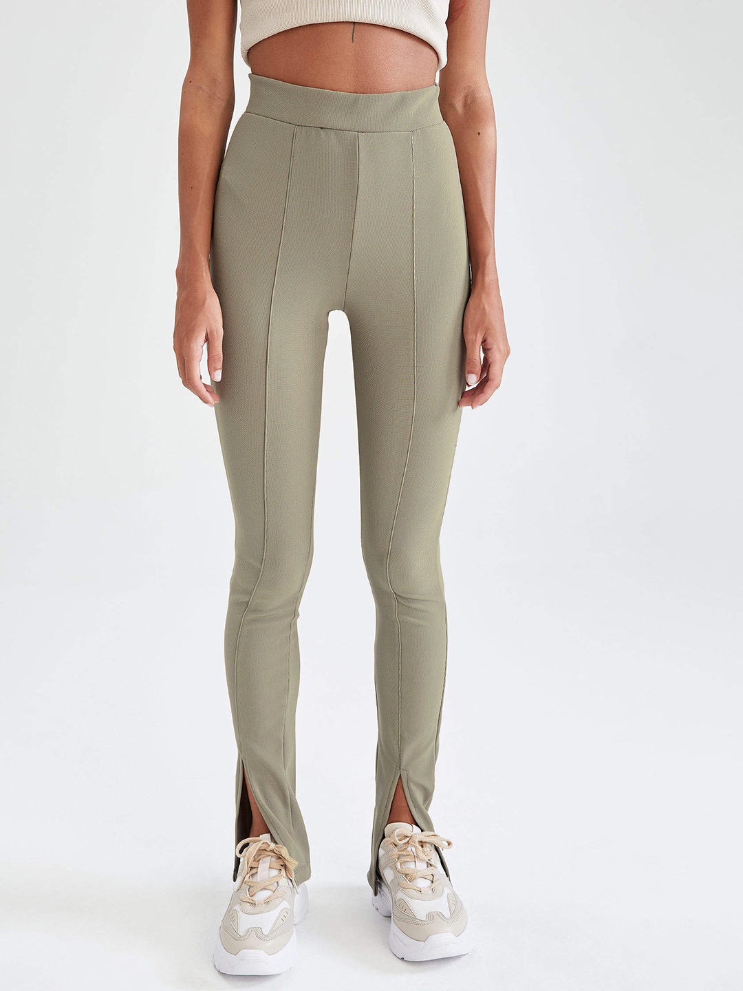 

DeFacto Women Green Solid Slim Fit High Waist Slit Pleated Stretchable Leggings