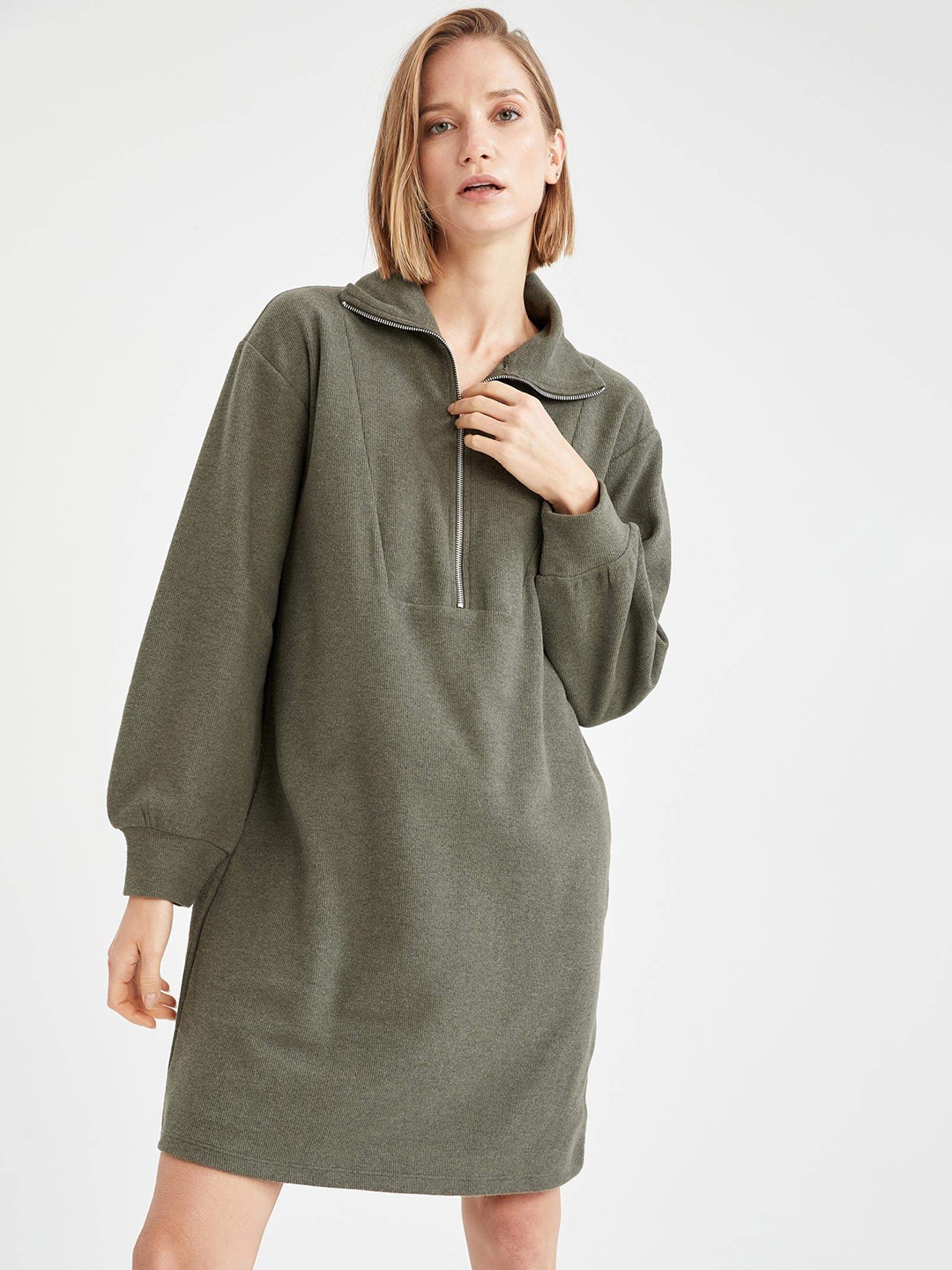 

DeFacto Olive Green Solid Zipper Detail Relaxed Fit A-Line Puff Sleeves Dress