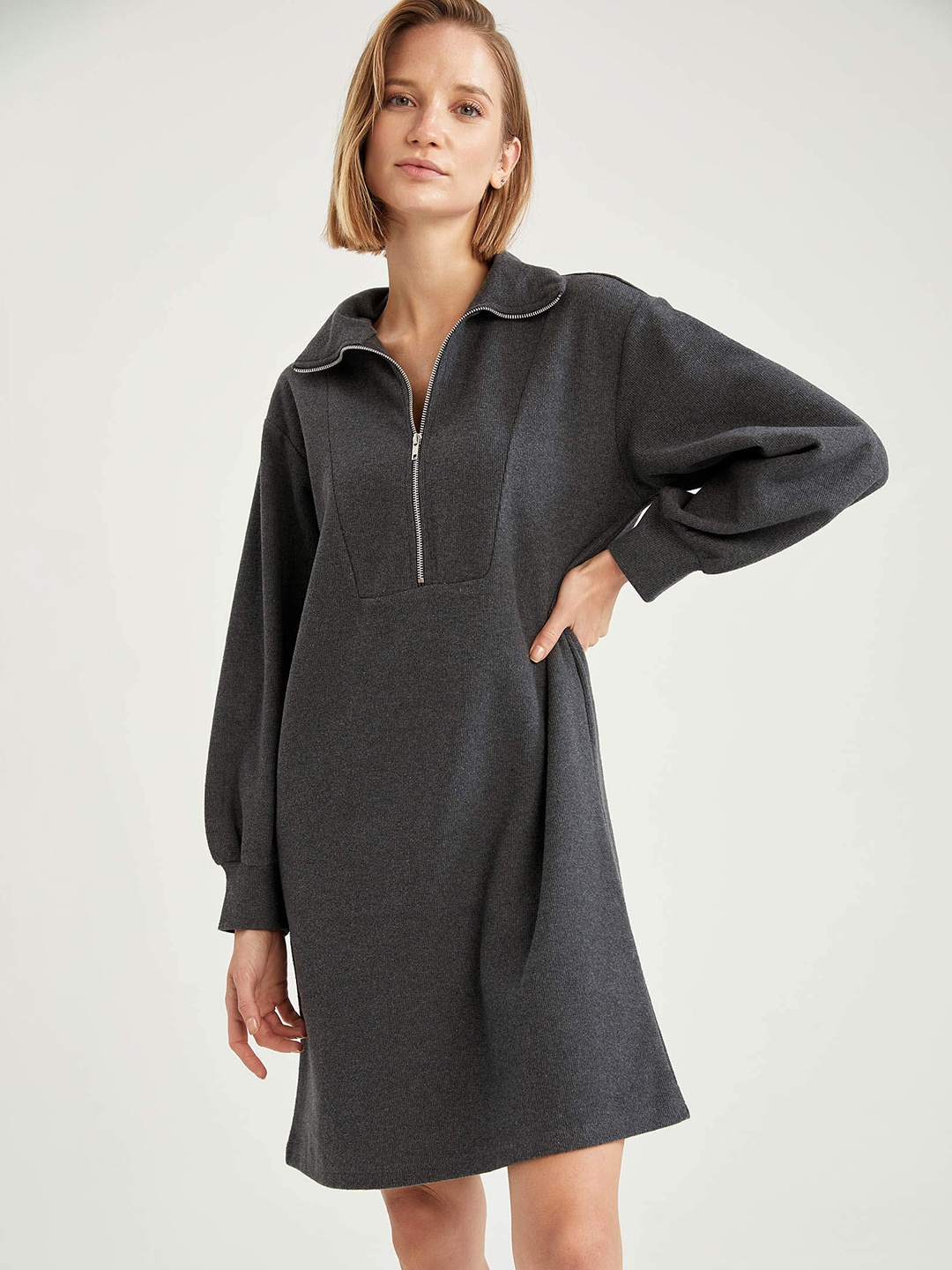 

DeFacto Charcoal Grey Solid Half-Zipper Relaxed Fit A-Line Puff Sleeves Dress