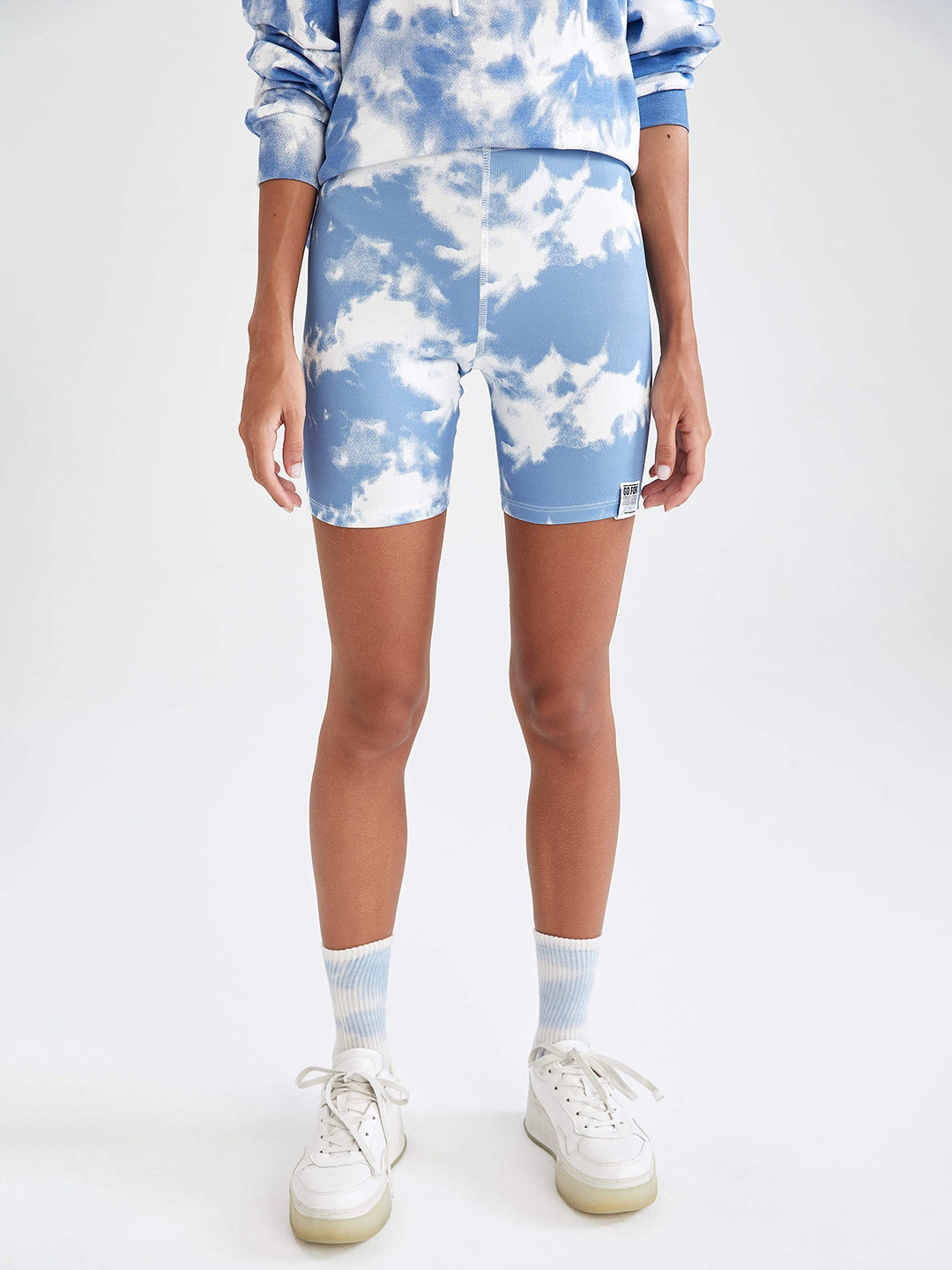 

DeFacto Women Blue Tie & Dye Printed Shorts
