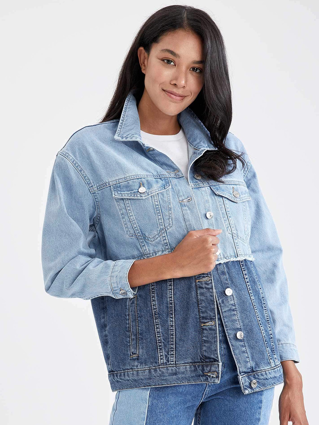 

DeFacto Women Blue Cotton Colourblocked Denim Jacket