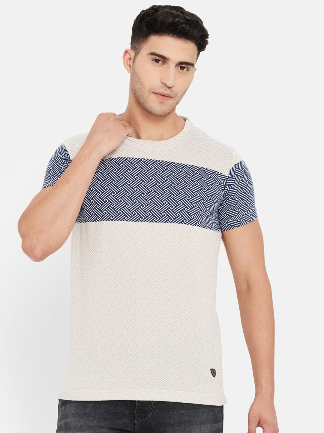 

Duke Men Blue Printed Pockets T-shirt