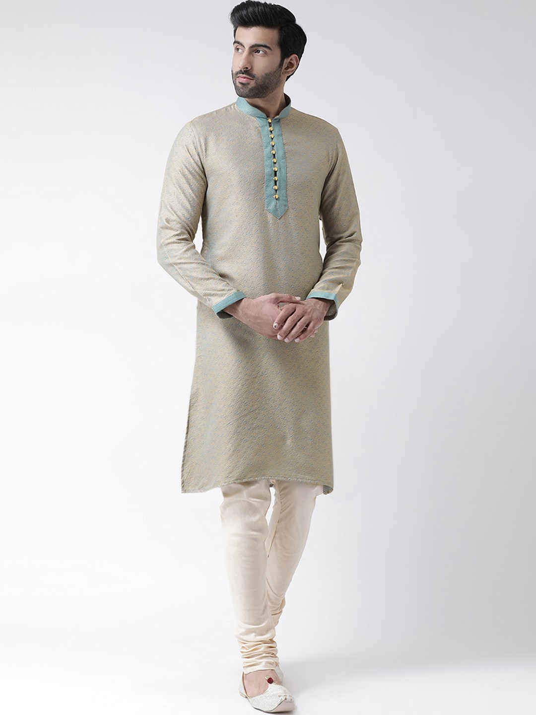 

KISAH Men Cream-Coloured & Blue Thread Work Kurta