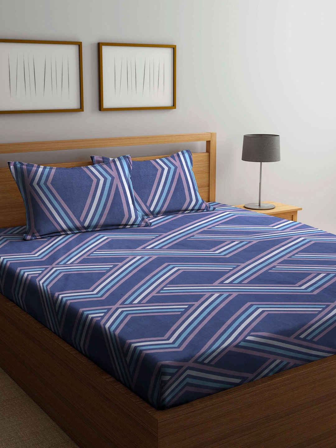 

KLOTTHE Blue Geometric 210 TC King Bedsheet with 2 Pillow Covers