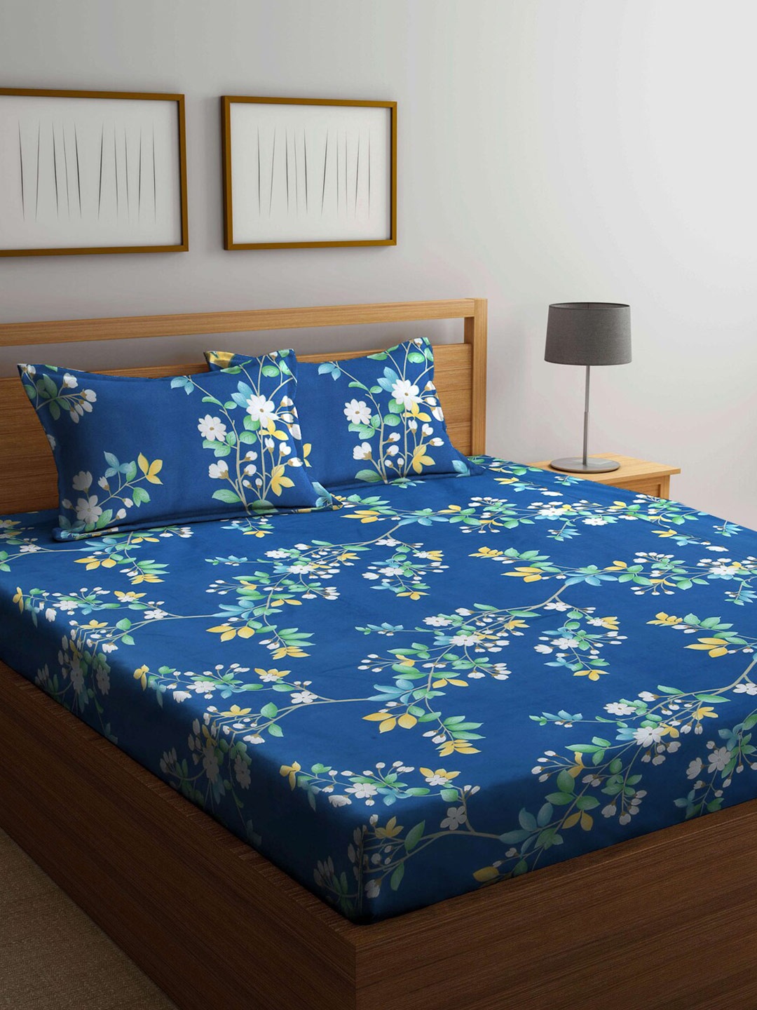 

KLOTTHE Blue Floral 210 TC King Bedsheet with 2 Pillow Covers