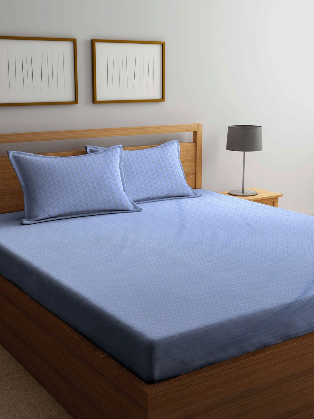 

KLOTTHE Blue Geometric 210 TC Cotton 1 King Bedsheet with 2 Pillow Covers