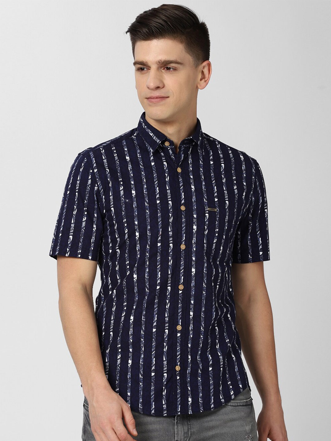 

Peter England Casuals Men Navy Blue Slim Fit Striped Casual Shirt