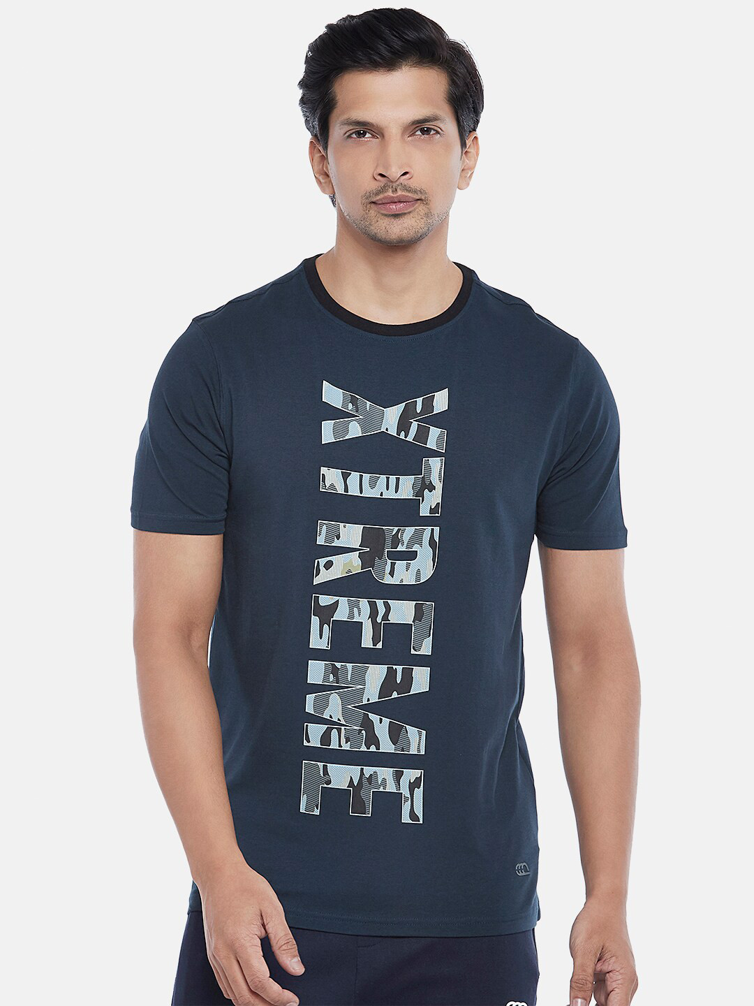 

Ajile by Pantaloons Men Navy Blue Typography Printed Applique Slim Fit T-shirt
