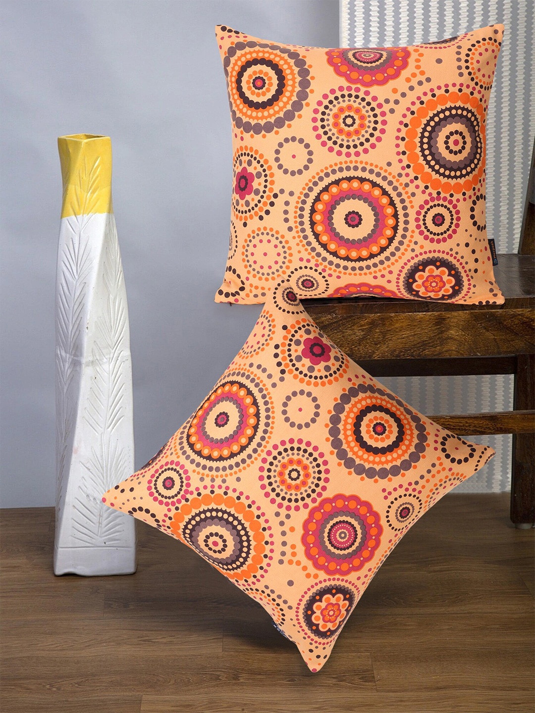 

Mezposh Orange & Fuchsia Set of 2 Ethnic Motifs Square Cushion Covers