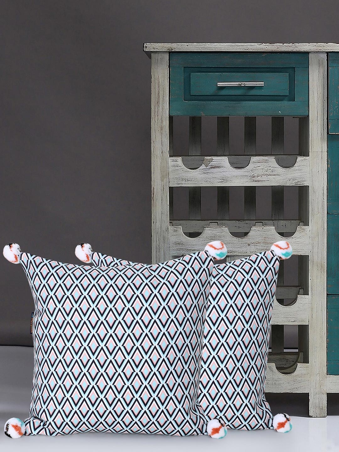 

Mezposh Grey & White Set of 2 Geometric Digital Printed Square Cushion Covers