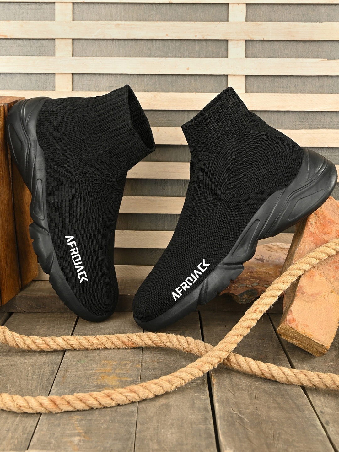 

AfroJack Men Black High-Top Sneakers