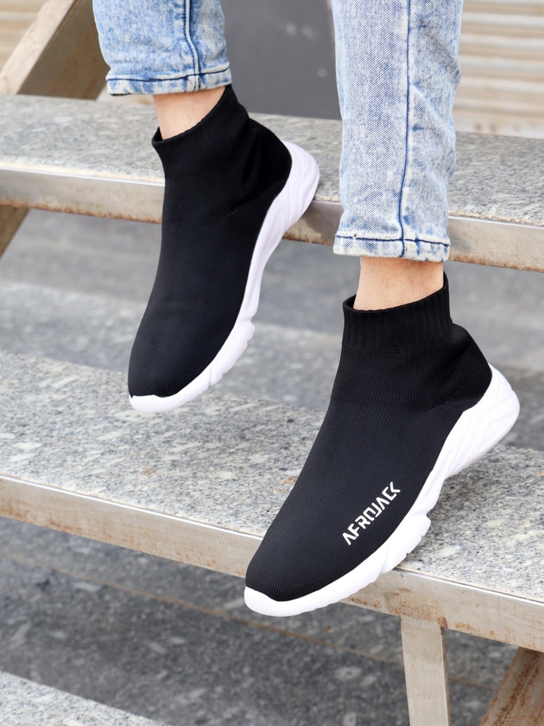 

AfroJack Men Black High-Top Slip-On Sneakers