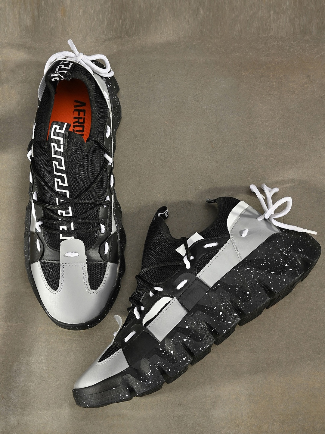 

AfroJack Men Black Printed Sneakers