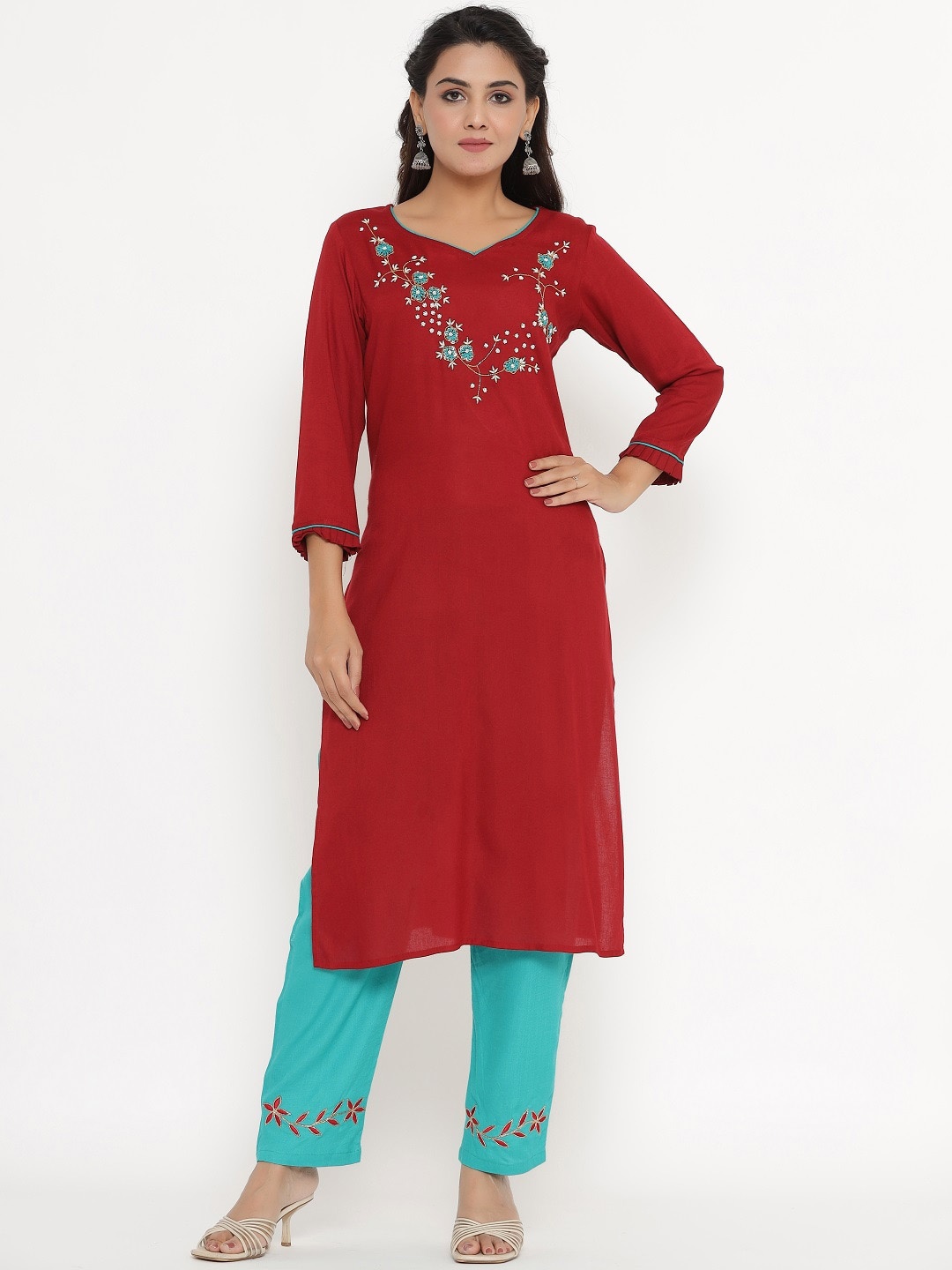 

VEDANA Women Maroon Floral Embroidered Kurta with Trousers