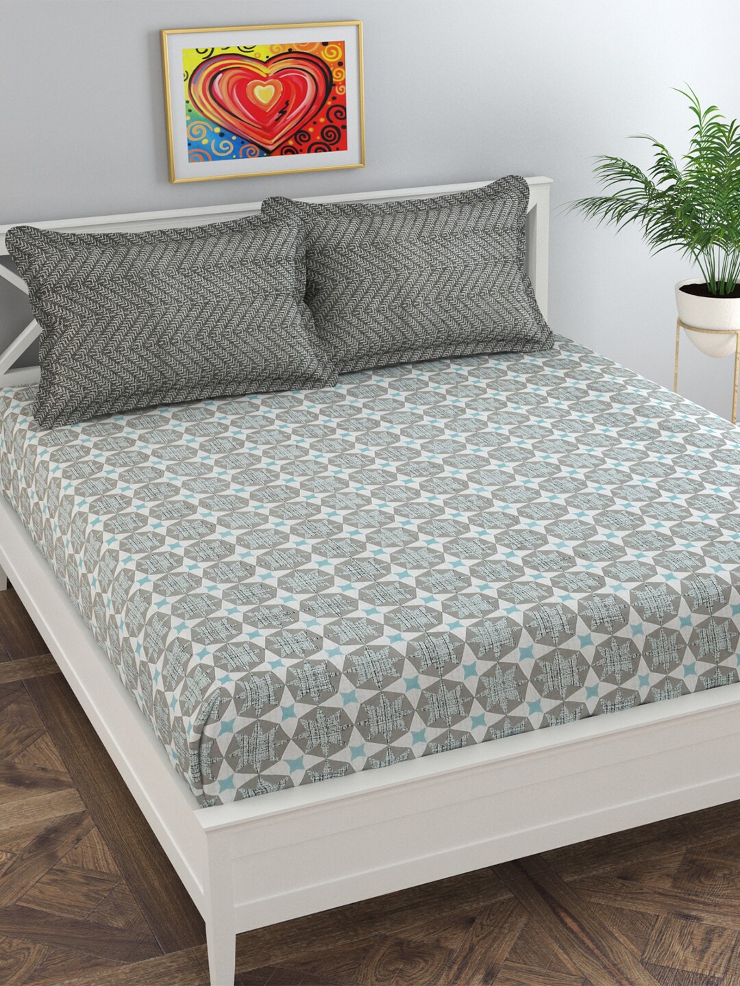 

Florida Grey & White Geometric 210 TC King Bedsheet with 2 Pillow Covers