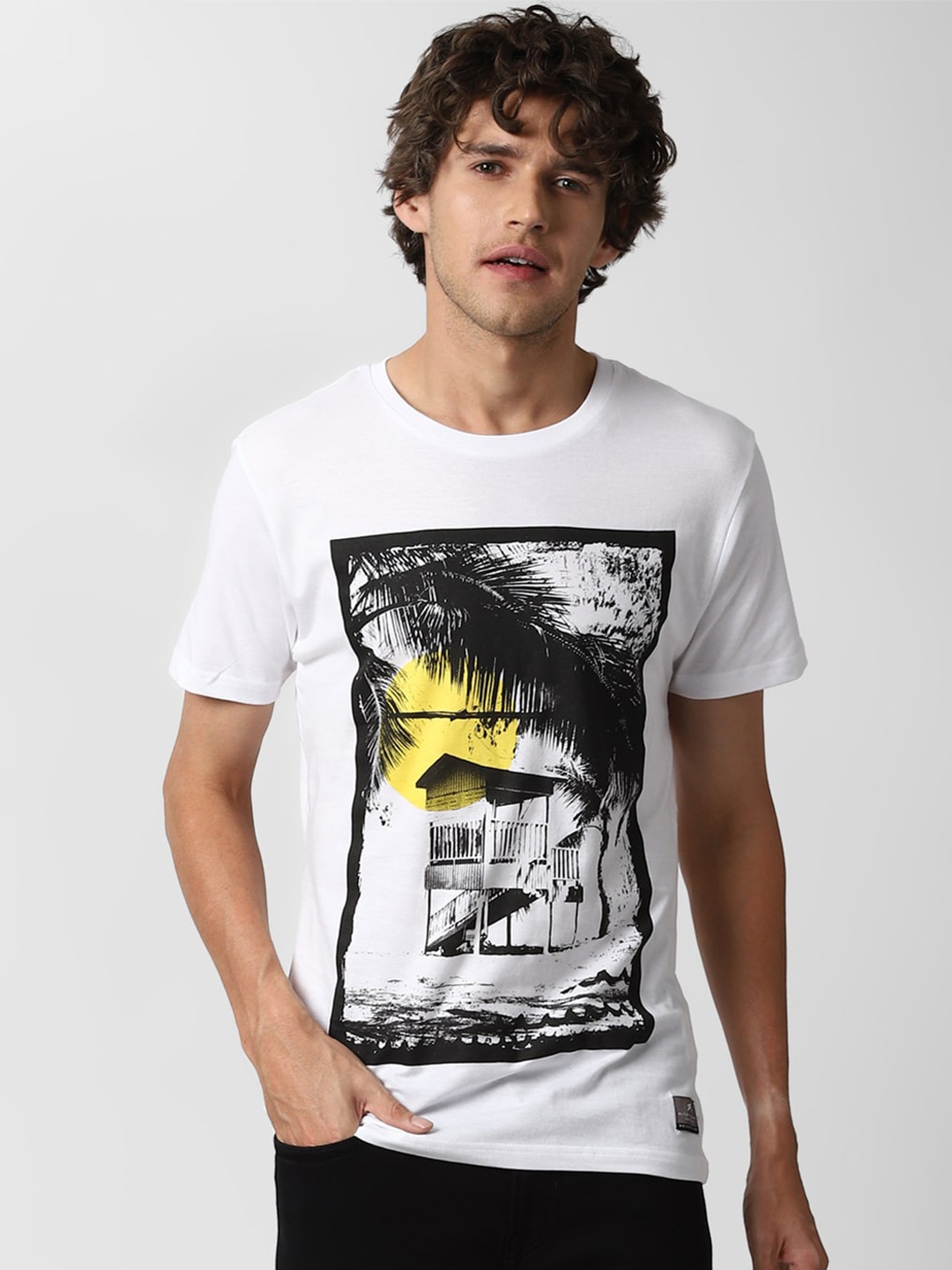 

Peter England Casuals Men White Printed Slim Fit T-shirt