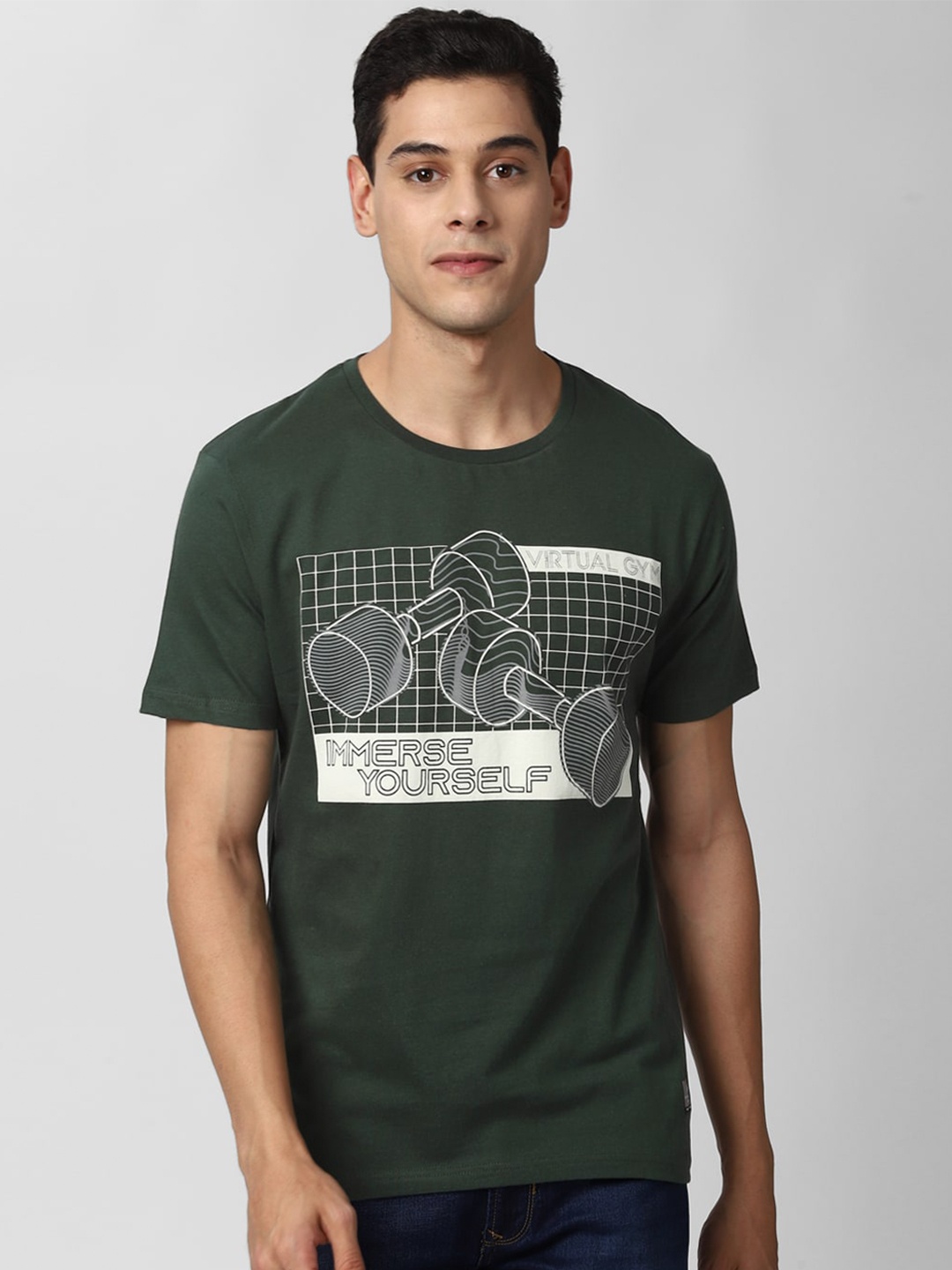 

Peter England Casuals Men Green Typography Printed Raw Edge Slim Fit T-shirt