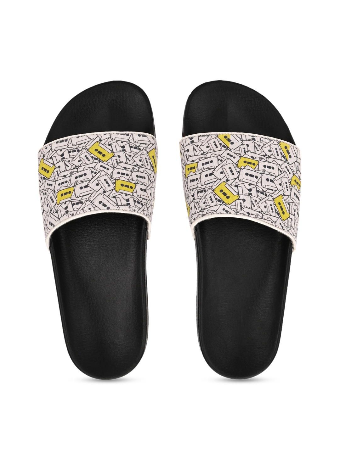 

KLEAT Men White & Black Printed Sliders