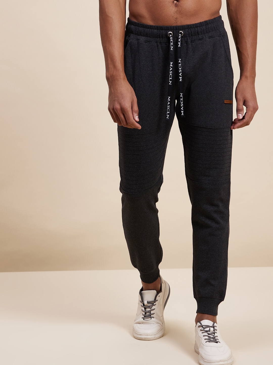 

MASCLN SASSAFRAS Men Grey Solid Relaxed-Fit Joggers