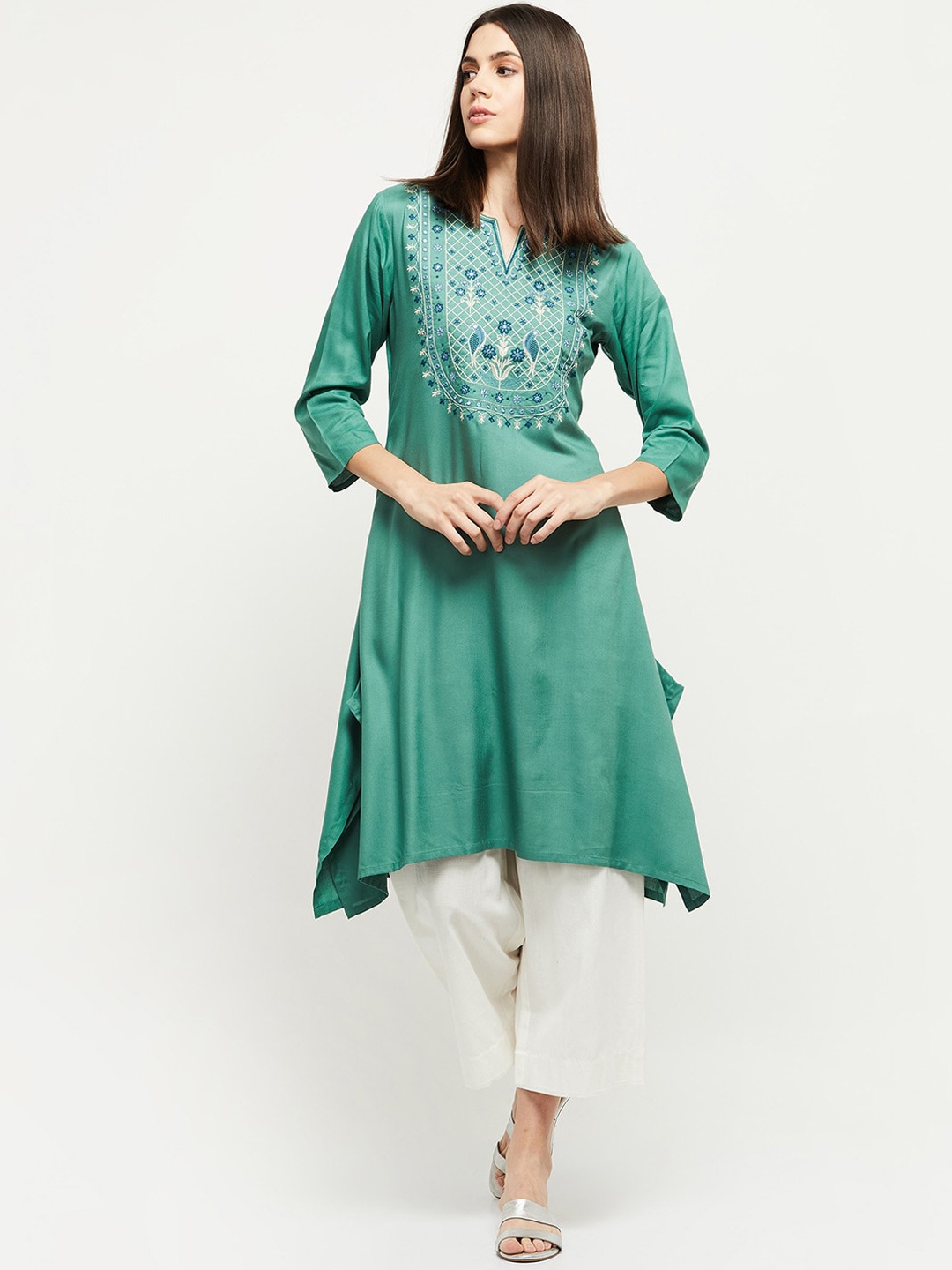 

max Women Green Floral Embroidered Flared Sleeves Thread Work Kurta