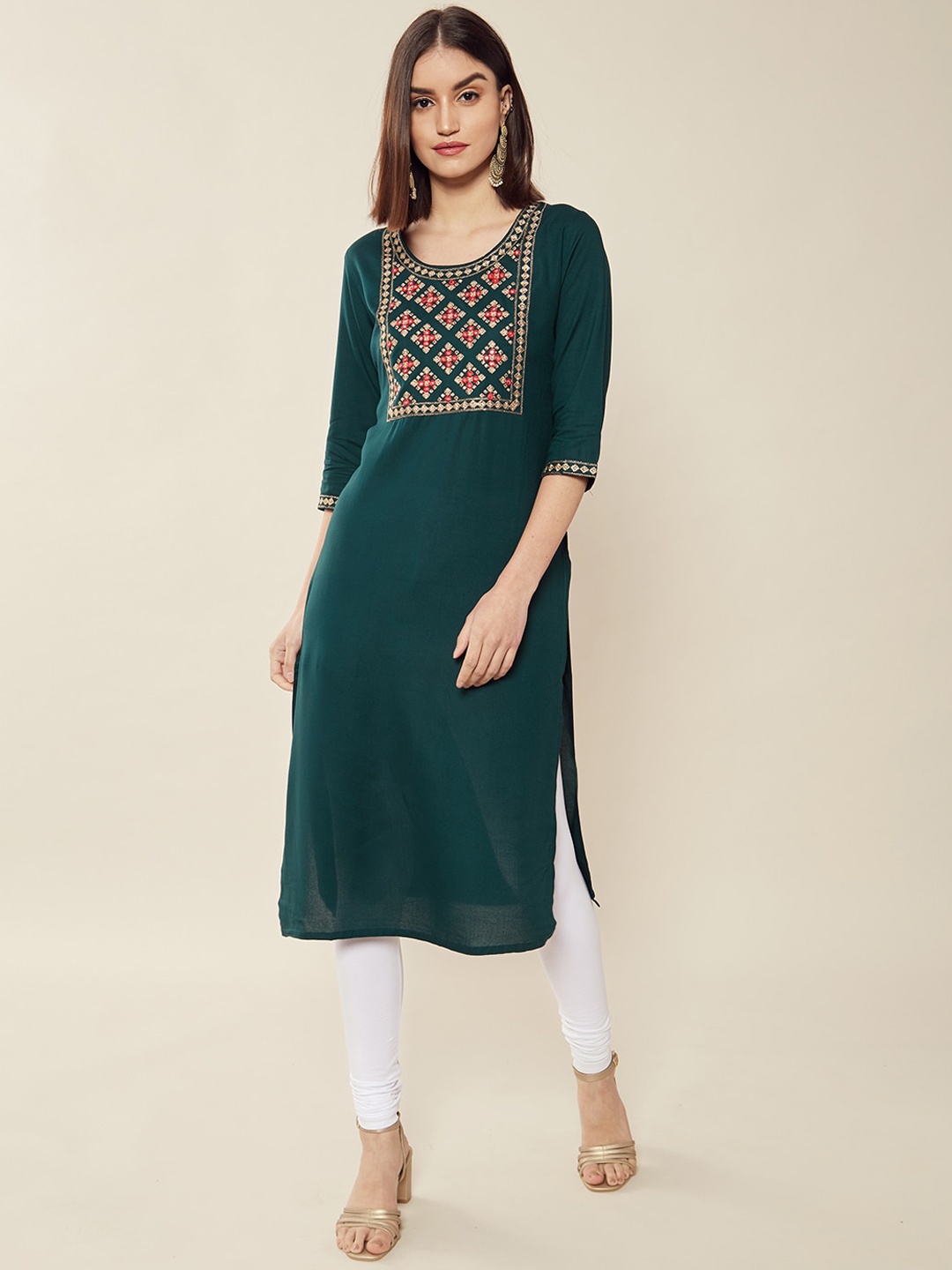 

Soch Women Green Geometric Yoke Design Thread Work Kurta