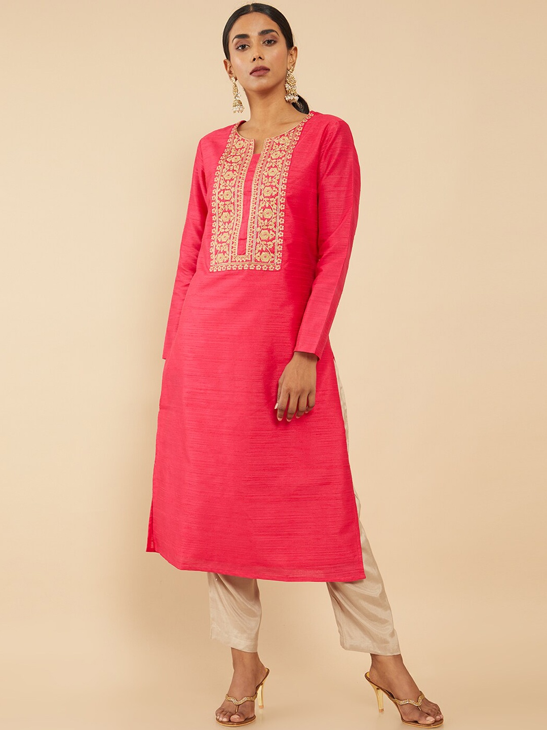 

Soch Women Fuchsia Embroidered Thread Work Kurta