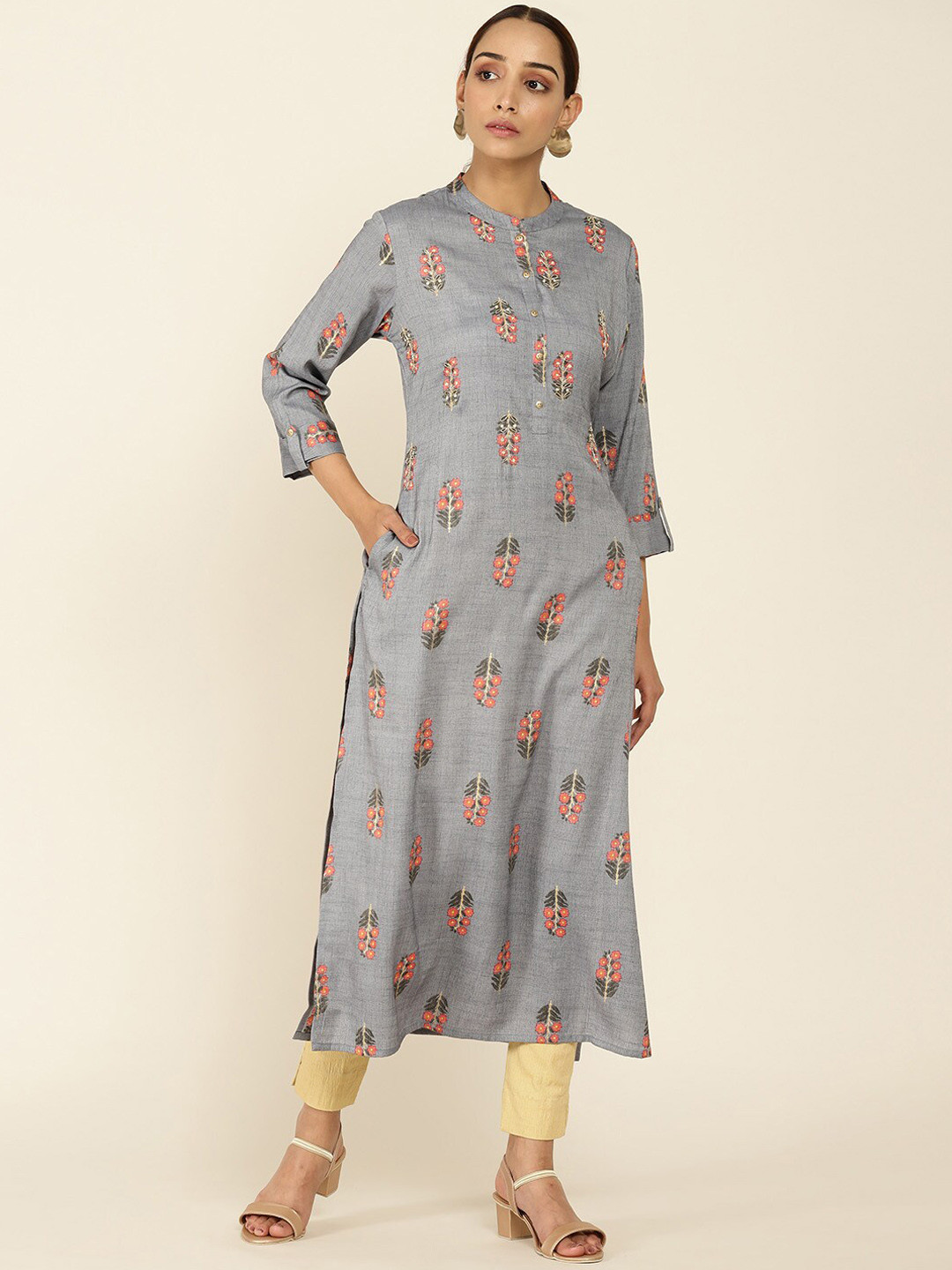 

Soch Women Charcoal Floral Thread Work Straight Kurta