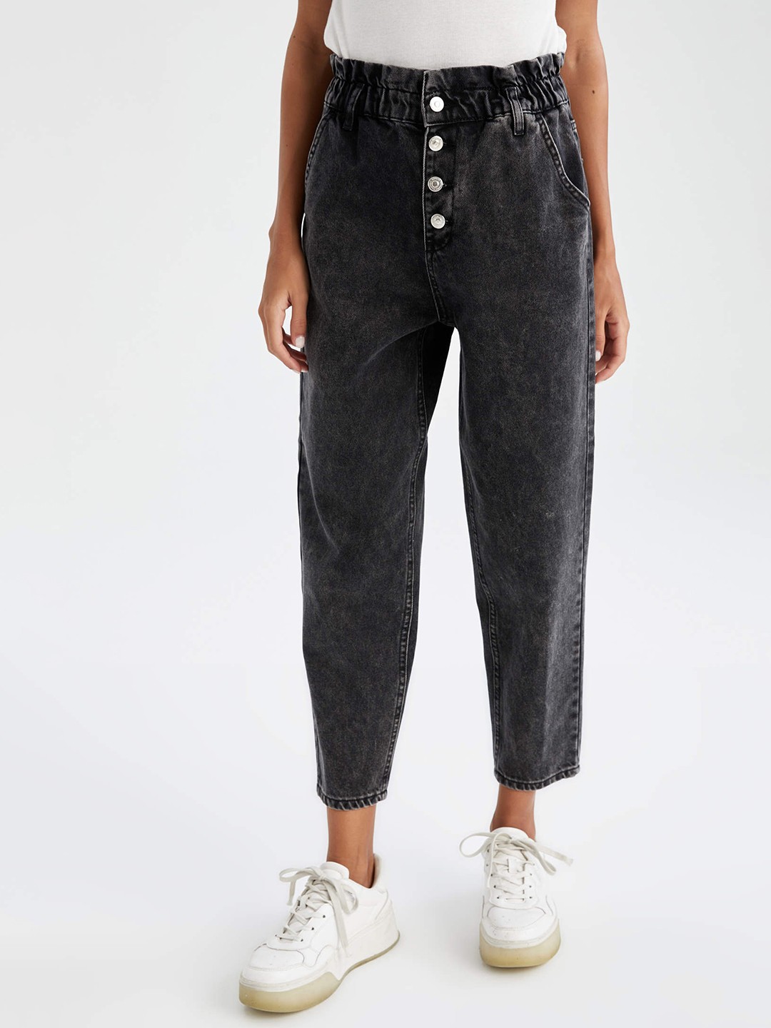 

DeFacto Women Black Acid Wash Cropped Jeans