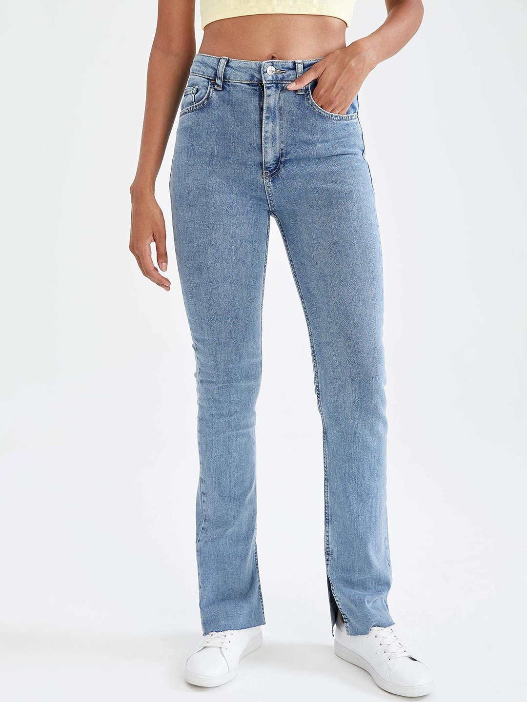 

DeFacto Women Blue Solid Slim Flared Fit High-Rise Stretchable Jeans