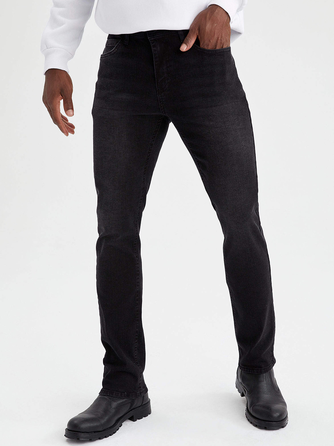

DeFacto Men Black Light Fade Stretchable Jeans