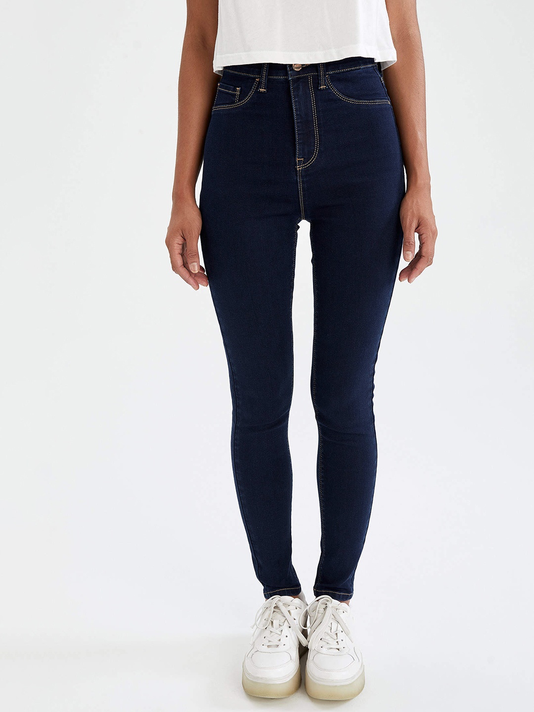 

DeFacto Women Navy Blue Solid Stretchable Jeans