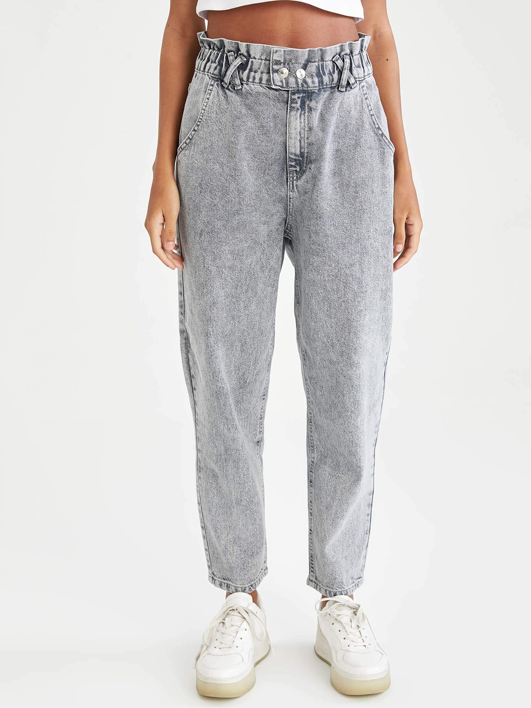 

DeFacto Women Grey High-Rise Light Fade Jeans
