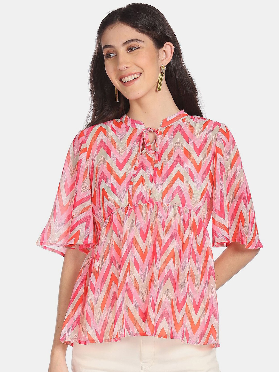 

Cherokee Women Beige and Pink Geometric Print Top