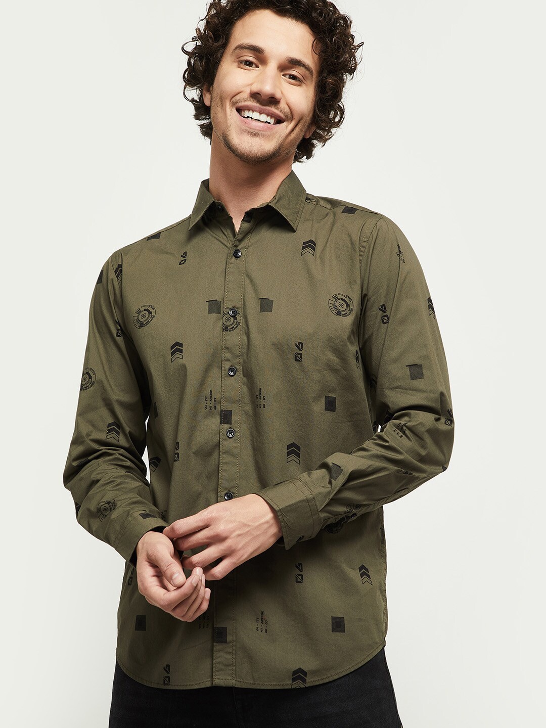 

max Men Olive Green Printed Casual Shirt