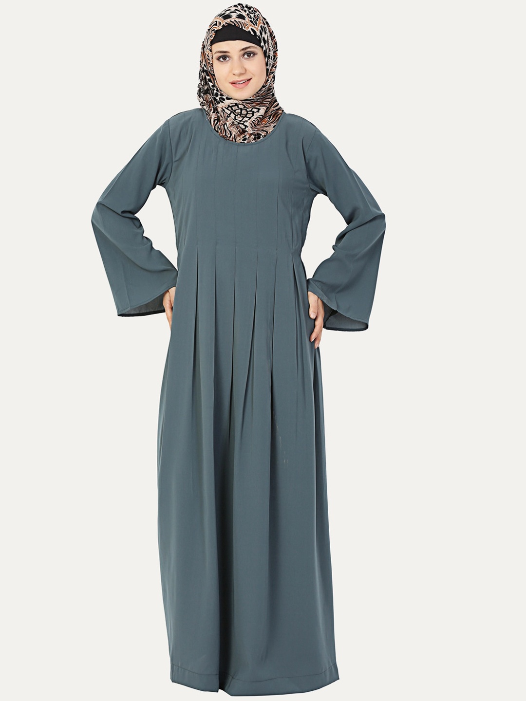 

MOMIN LIBAS Women Grey Solid Abaya