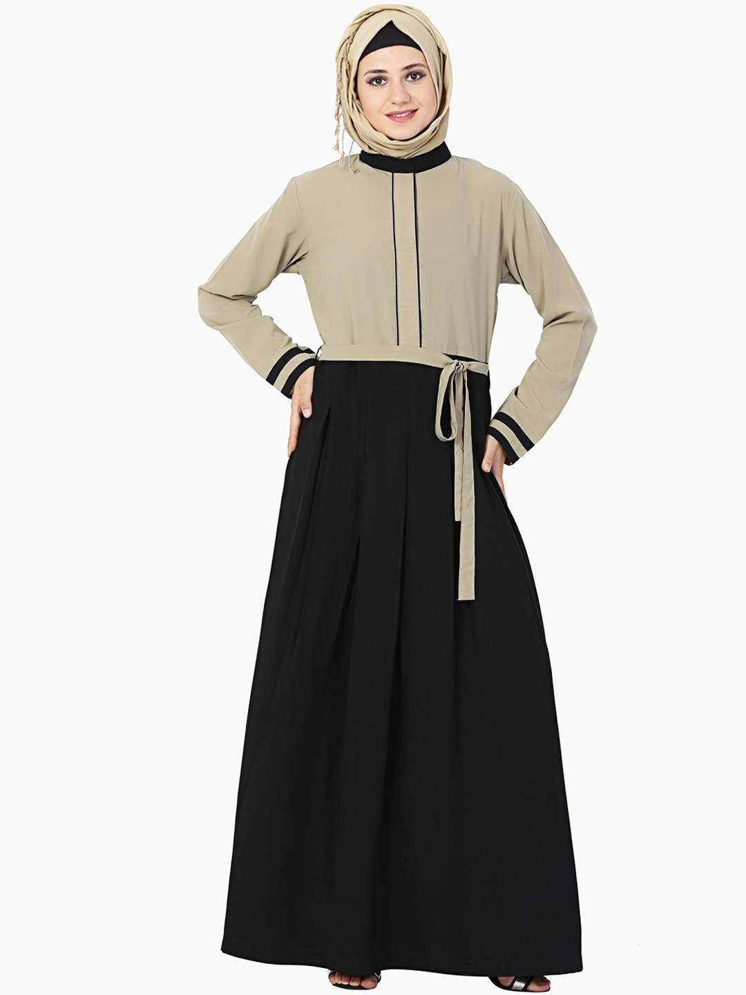 

MOMIN LIBAS Women Beige & Black Solid Abaya