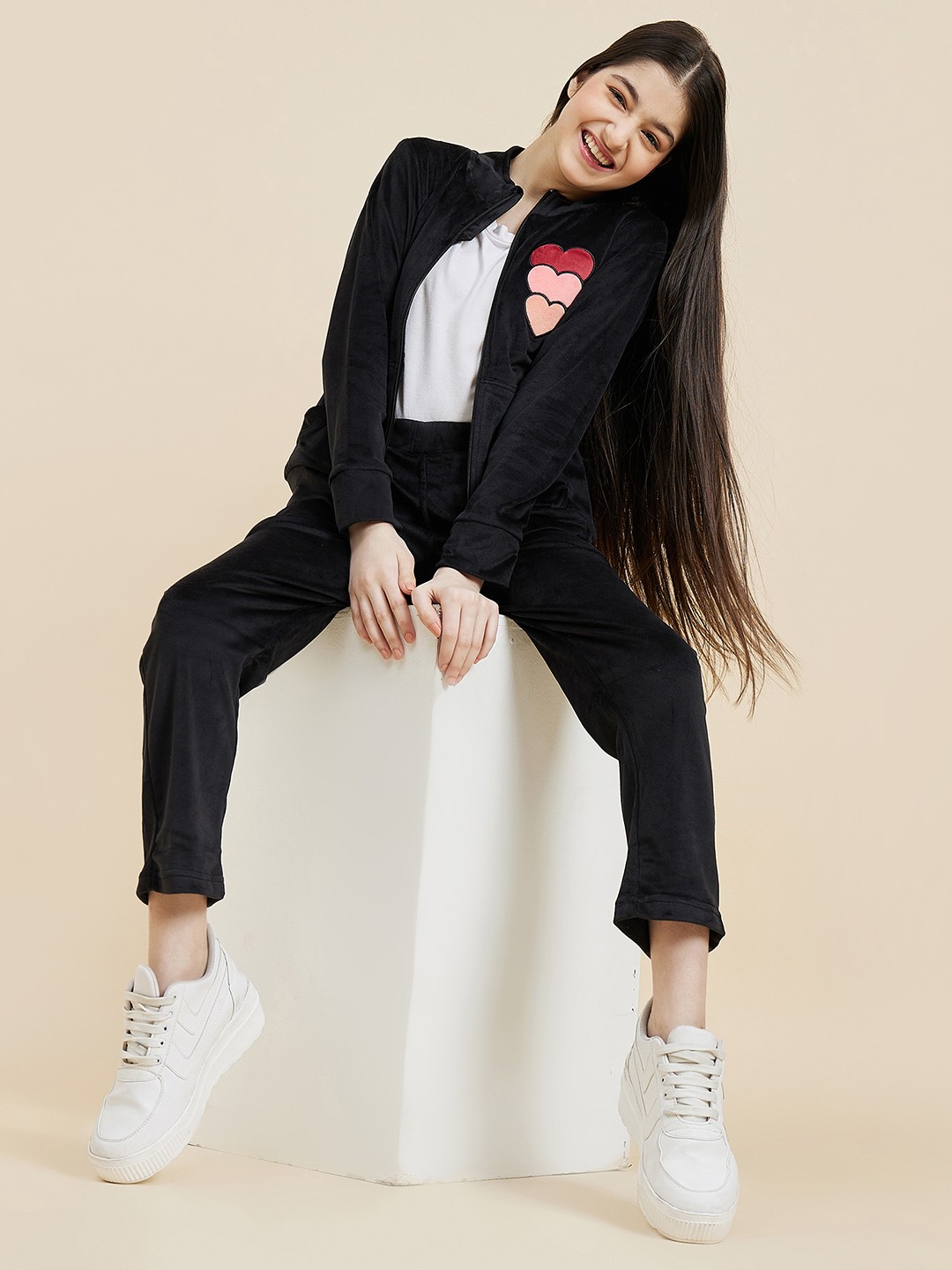 

Sweet Dreams Girls Black Solid Tracksuit