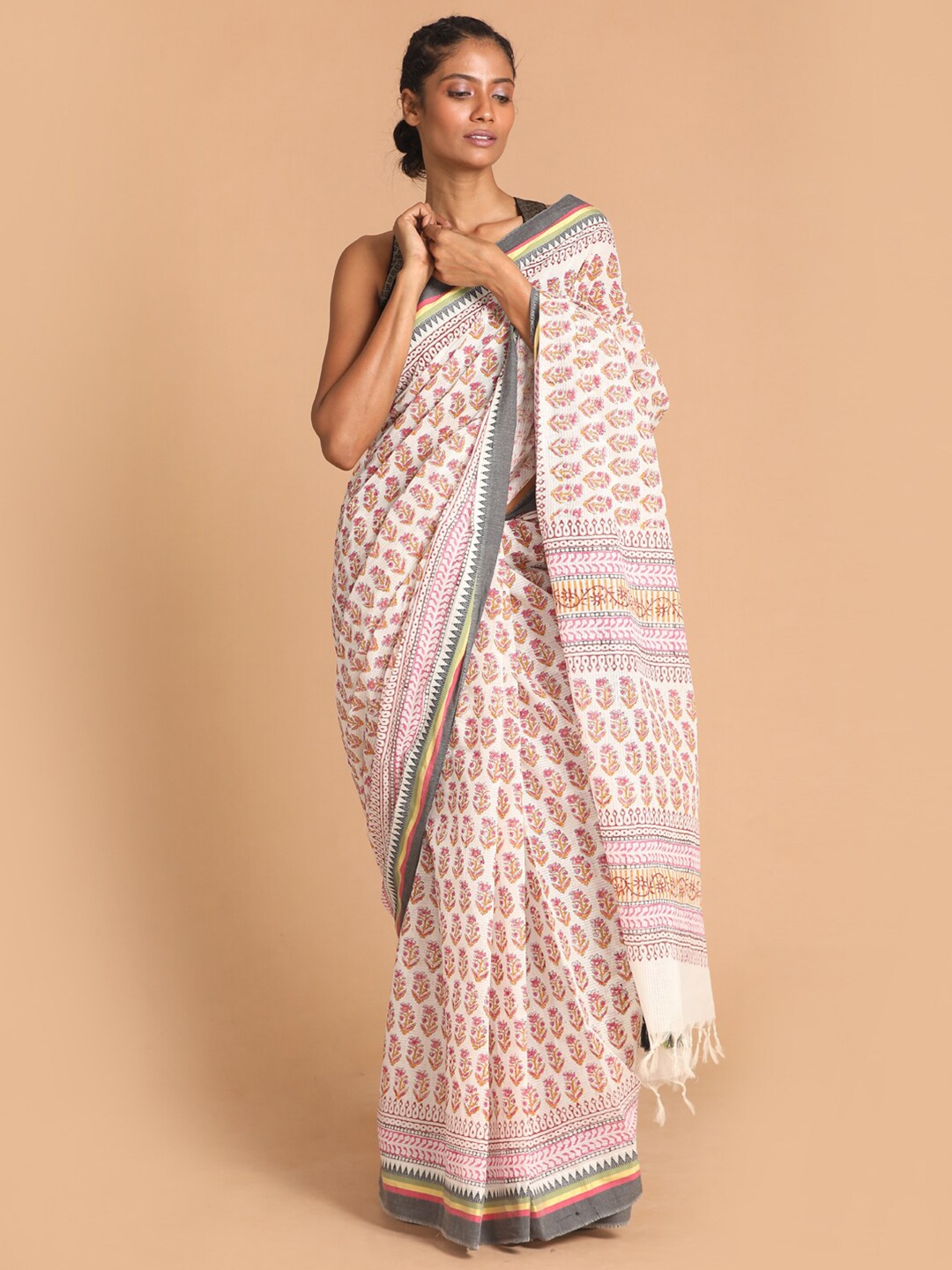 

Indethnic Magenta & White Ethnic Motifs Pure Cotton Block Print Saree