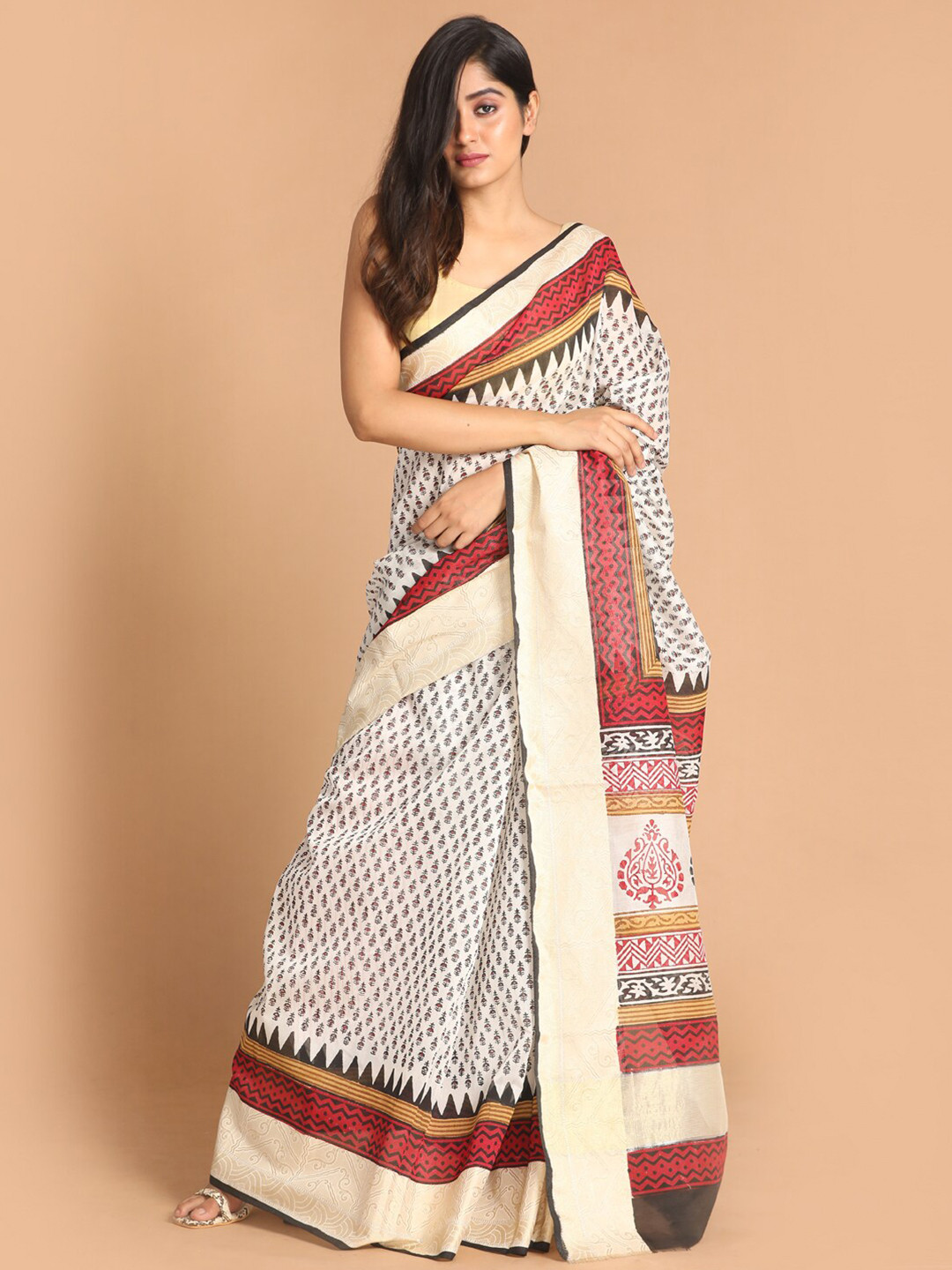 

Indethnic Black & White Ethnic Motifs Printed Saree