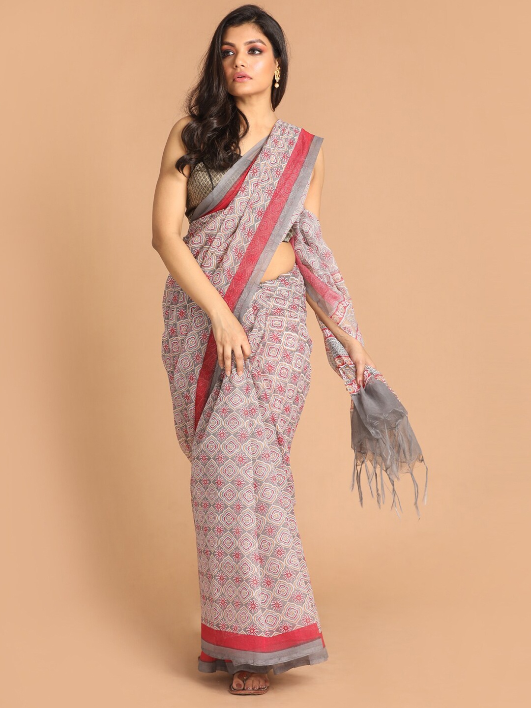 

Indethnic Grey & Maroon Ethnic Motifs Supernet Saree