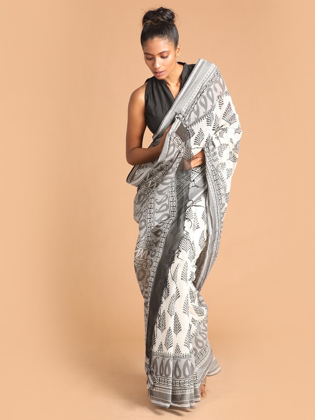 

Indethnic White & Black Ethnic Motifs Pure Cotton Block Print Saree