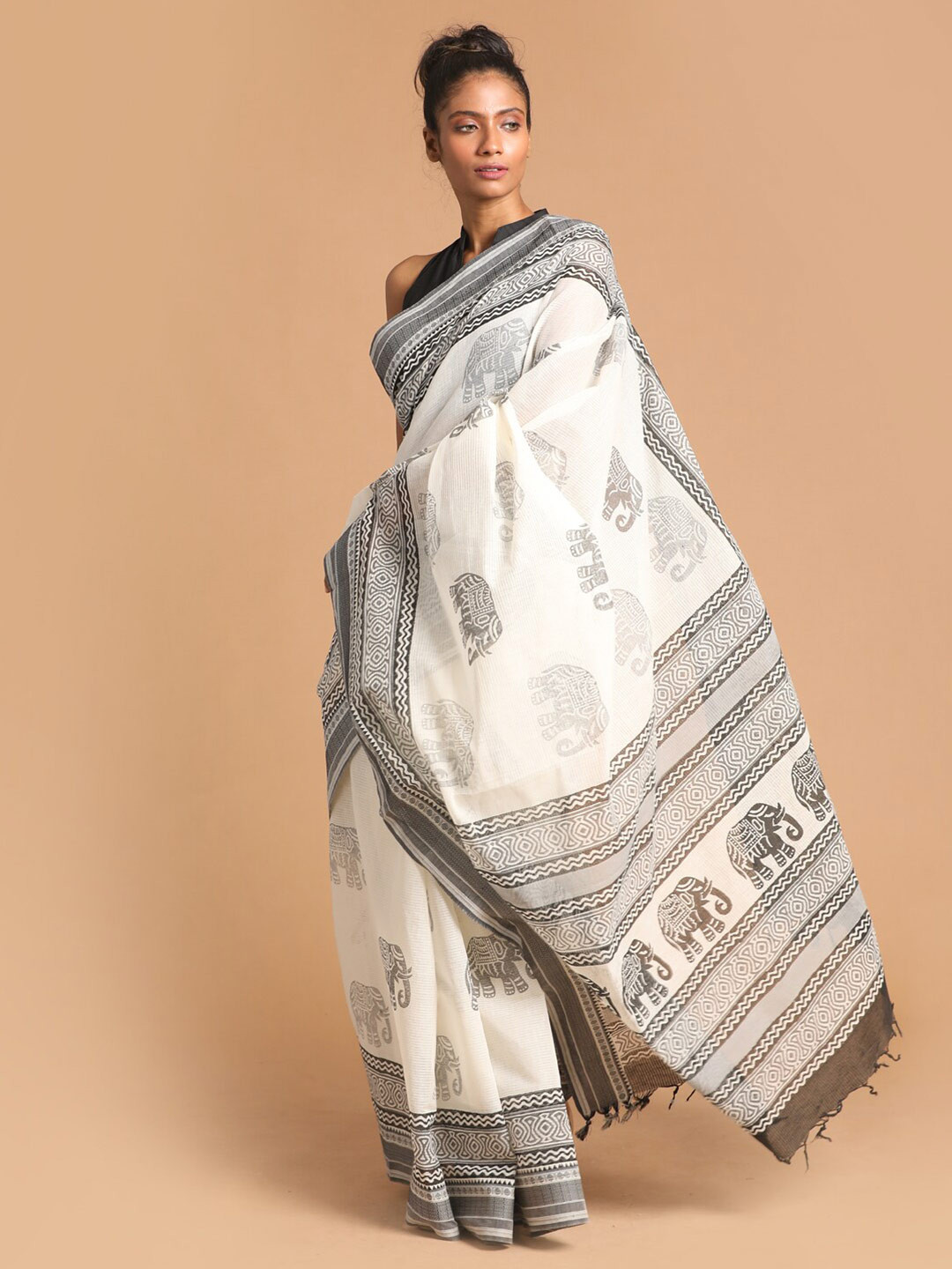 

Indethnic White & Black Ethnic Motifs Pure Cotton Block Print Saree