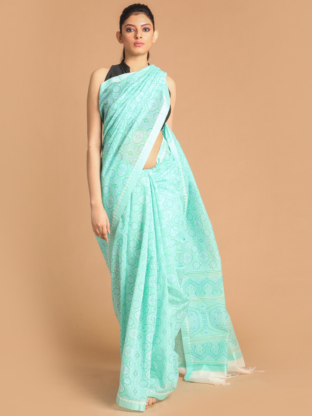 

Indethnic Green & White Ethnic Motifs Saree