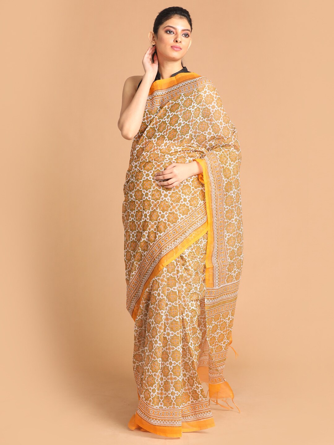 

Indethnic Women Yellow Printed Cotton Blend Saree