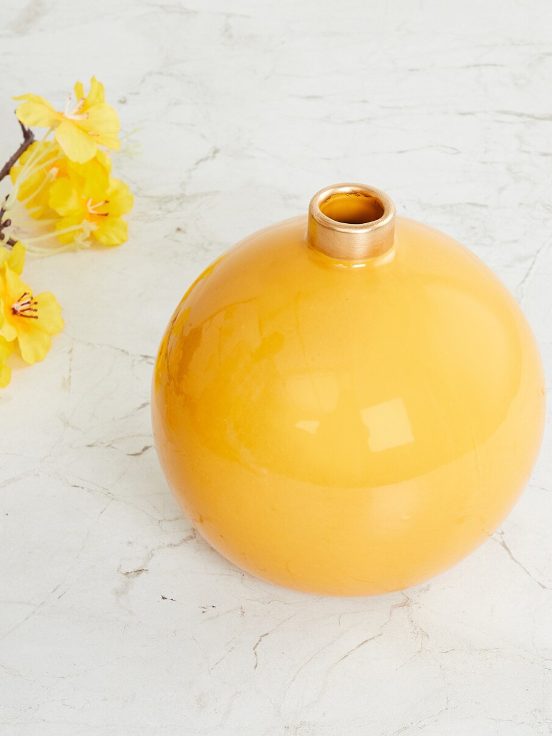 

Home Centre Yellow Solid Ceramic Table Vase