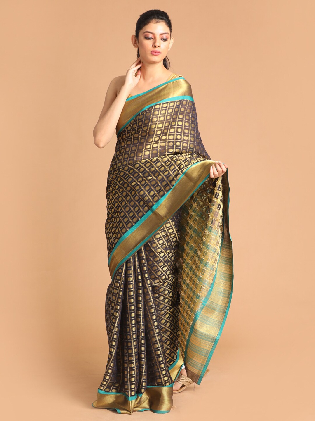 

Saranee Black & Gold-Toned Woven Design Zari Saree